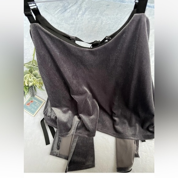 Women’s Sz Medium Couter Velvet Gray Blouse Cold Shoulder with Adjustable Straps - Picture 10 of 14